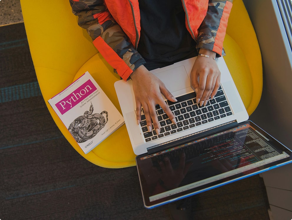 How to Become a Graphic Designer in 10 Simple Steps